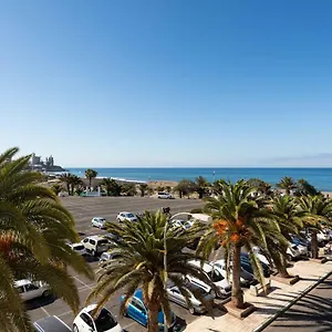 2 Min Walk To - Private Terrace - Some With Sea Views Appartement